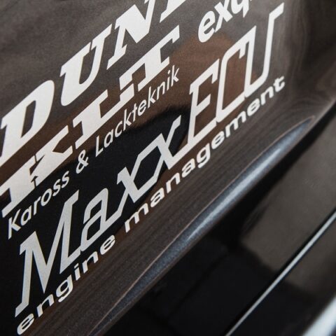 MaxxECU sticker